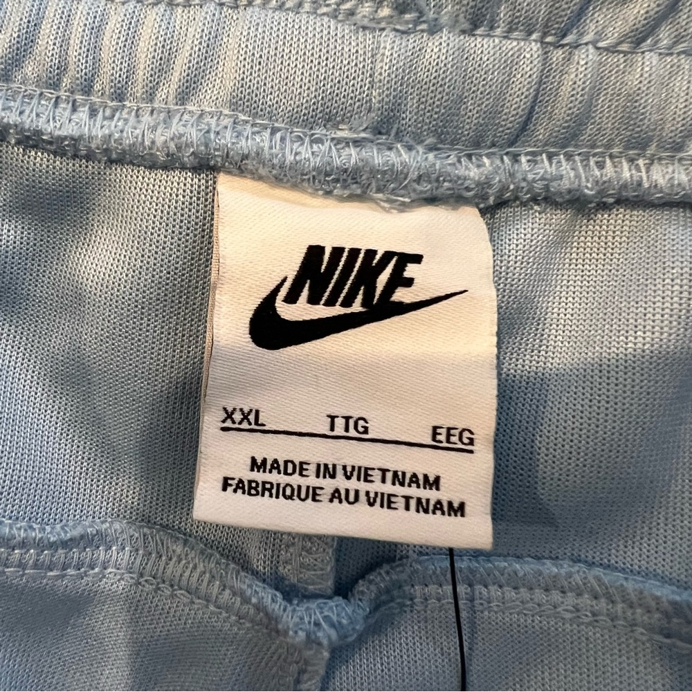 ✔️NWT✔️ NIKE Sportswear Air Max Shorts - Picture 6 of 10